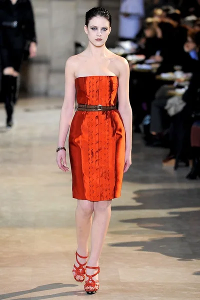 Look 32